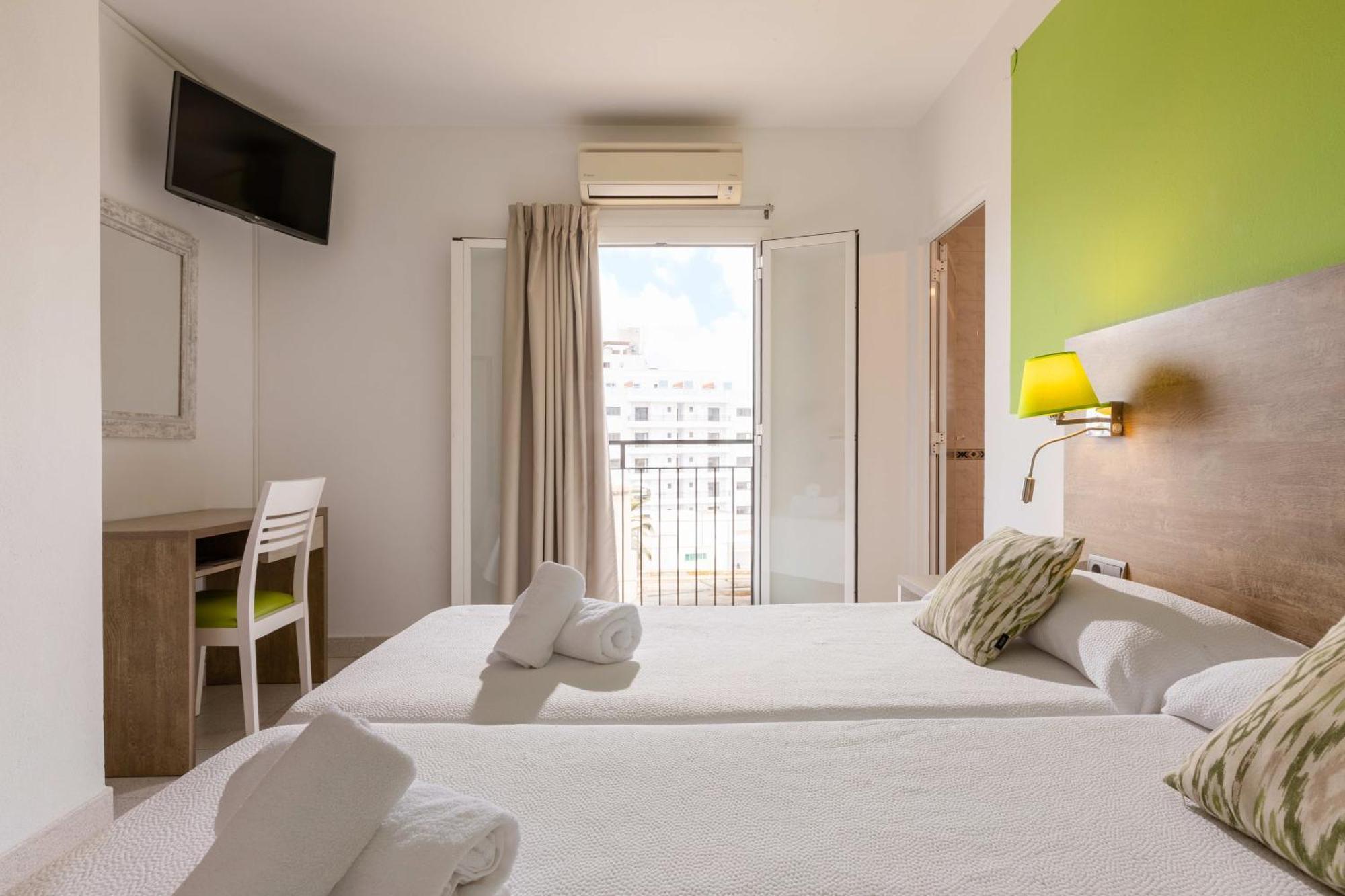 Hostal Mari Σαν Αντόνιο Εξωτερικό φωτογραφία